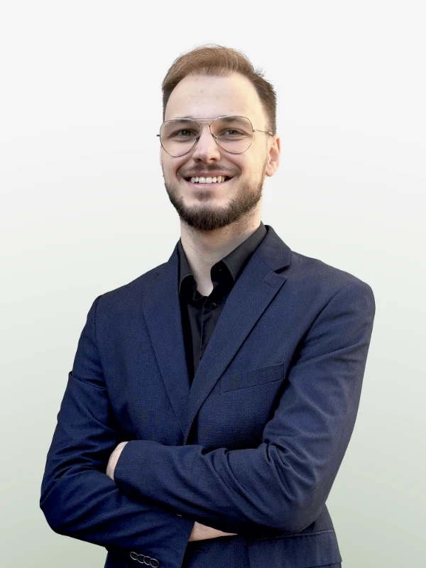 Maciej Kwiecień - Specjalista ds. obsługi klienta