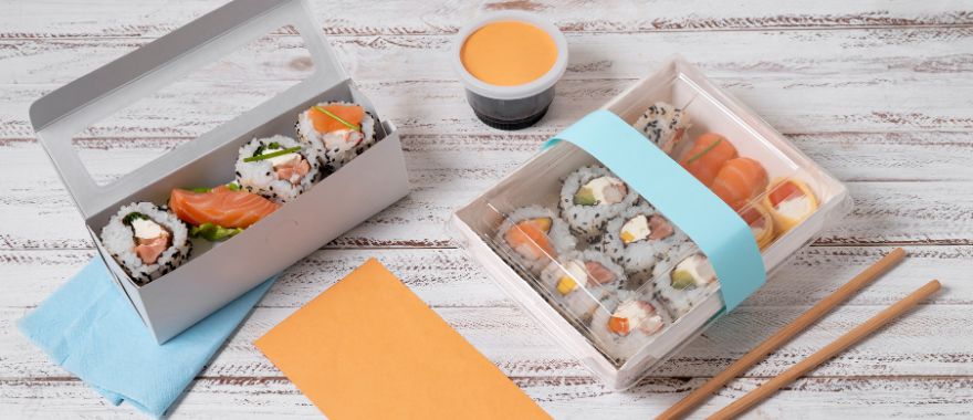 Pakowanie sushi na wynos - jakie pojemniki, pokrywki i dodatki sprawdzą się najlepiej